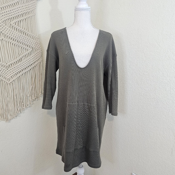 Free People Beach Olive Green Phoenix Ribbed Tunic! Size Medium. - Picture 1 of 8